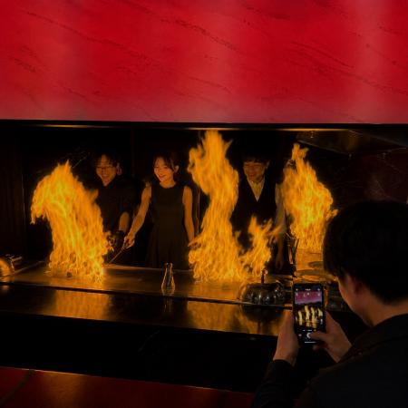臨場感あふれる鉄板焼きで、大切な記念日、誕生utf-8