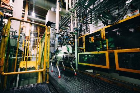アールティ、NSKと取り組む国産四足歩行ロボットの試