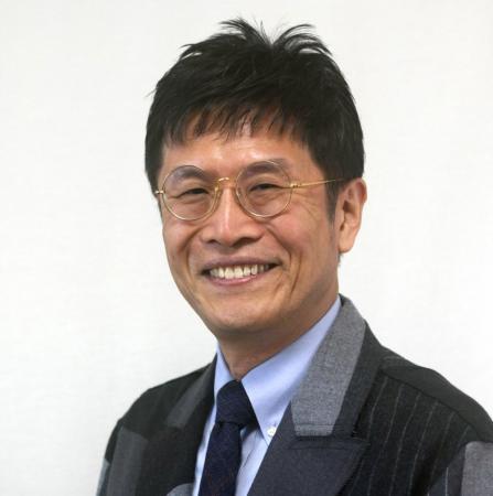 常に誰かとつながり続けるSNS社会の今、自分の内面に 常に誰かとつながり続けるSNS社会の今、自分の内面に