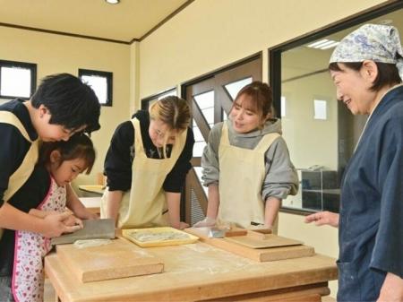 【JAF滋賀】高島市の地元産そば粉を使ったそば打ち体