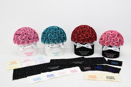 花束そのものにメッセージ・名前・日付を刺繍。グリッ