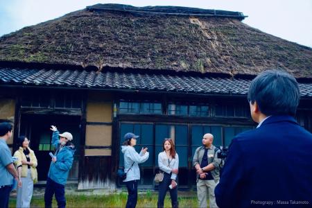 世界14カ国75名が文化財「北條家住宅」に出資し、佐渡