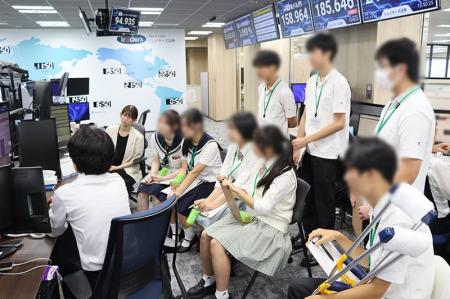 トレイダーズ証券：高校生8名を迎え、ジョブシャドウ