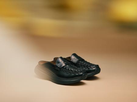「UNEEK」から、ミュールスタイルの新たなアイコン「U 「UNEEK」から、ミュールスタイルの新たなアイコン「U