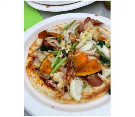 稲城市の里山で窯焼ピザ体験　採れたて秋野菜の販売も