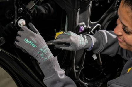 アンセル、 作業性を追求したHyFlex Precision Comfor