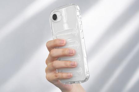 「指が痛い」「スマホが重い」をケースでラクに。持ち