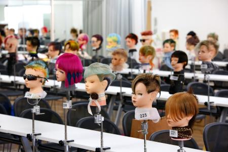 美容室 Ash、約310人が挑む　社内最大級ウィッグコン