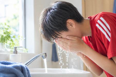 部活動や競技に打ち込む中高生の「肌悩み」に寄り添う