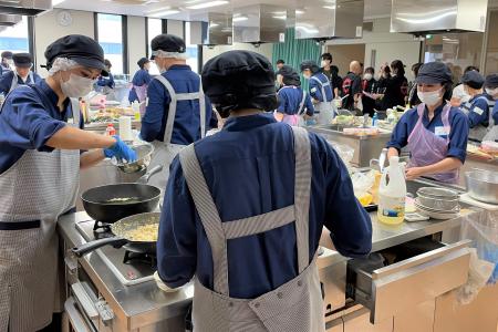 【厨房の86％を自社運営】介護の「食」に本気　1,044