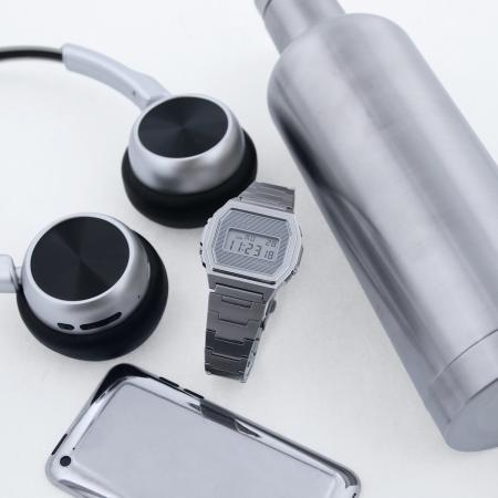 ワンランク上なフルメタルのカシオを先行販売【CASIO 