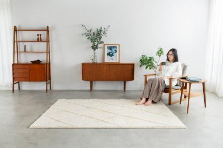 素材感と触感にフォーカスしたインドラグを企画・開発