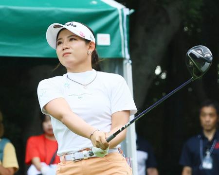 (株)コラントッテが女子プロゴルファー・吉本ひかる選