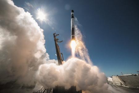Synspective、米Rocket Lab社と20機の衛星打上げ契約 Synspective、米Rocket Lab社と20機の衛星打上げ契約