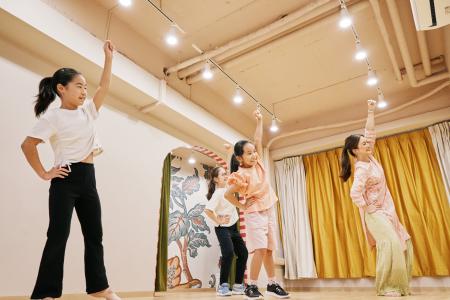 キッズ向け。英語習うボリウッドダンス！インドの文化