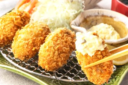 口いっぱいに広がる旨みと香り「大粒牡蠣フライ」10月 口いっぱいに広がる旨みと香り「大粒牡蠣フライ」10月