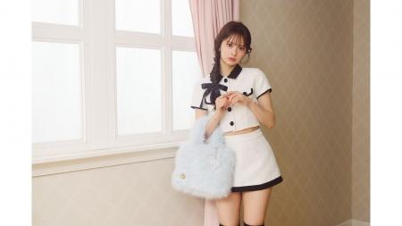 ＡＫＢ48の伊藤百花さんが魅せるサマンサベガの最新コ