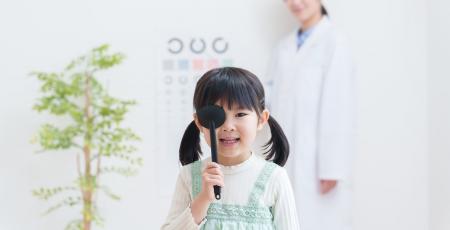 【目の愛護デー】子どもの眼鏡・コンタクト使用は15.7