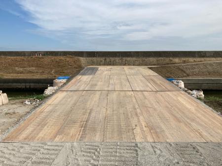 岡山発「ハイパーCLT敷板」、鋼板リース(株)が取り扱
