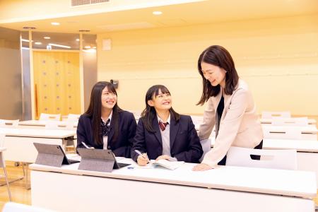 飛鳥未来高校グループ、「対面の価値を信じる通信制高