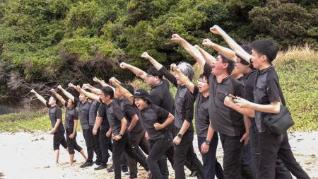 社長自ら操船し、長崎・壱岐の無人島へ上陸！ゴキブリ
