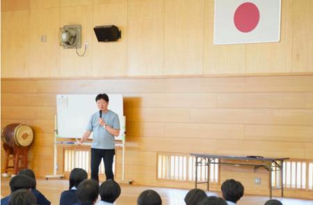 東海大甲府高校、1年生が横浜の町工場の「海外経営」