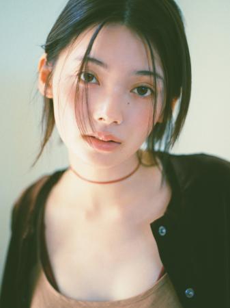 透明感溢れるまばゆい「日常」の瞬間を撮り下ろし！確