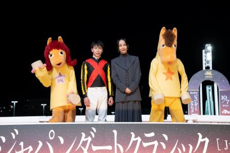 ジャパンダートクラシックに中島美嘉さんが来場！表彰