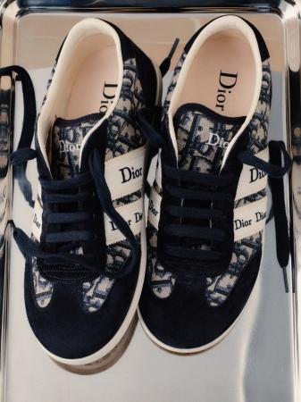 【Dior】「ディオール リボン」スニーカーの新作が登