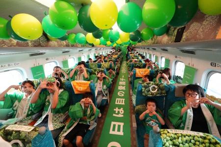 10月10日（土）「目の愛護デー」に　車内が“緑まみれ”