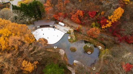 【軽井沢星野エリア】日本一早い屋外アイススケート場