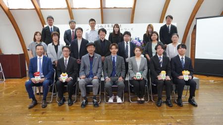 年齢や経歴関係ない!10月だけど新入社員5名を迎え、 年齢や経歴関係ない!10月だけど新入社員5名を迎え、