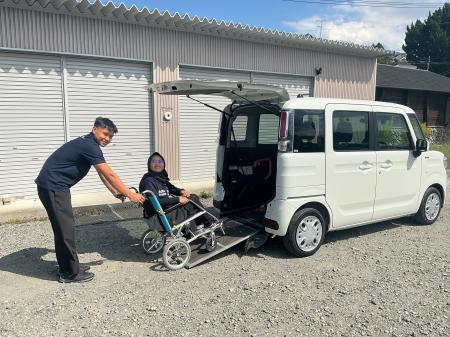 送迎車が車検・修理中でも、利用者さんの送迎を止めな