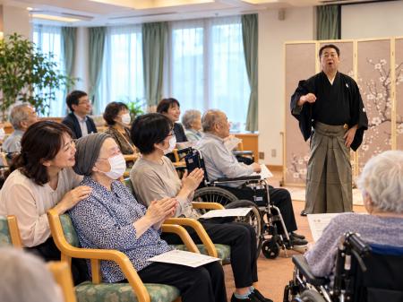 外出が難しい高齢者に、文化の方から会いにいく。文化