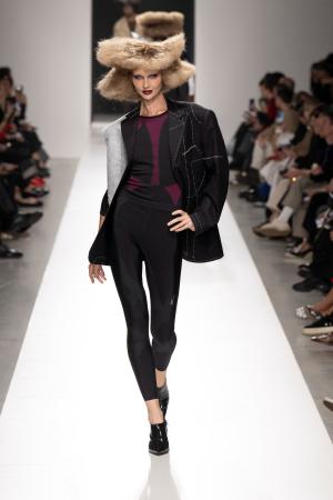「CW-X」と「JUNYA WATANABE」が協業　2027年春夏のパ