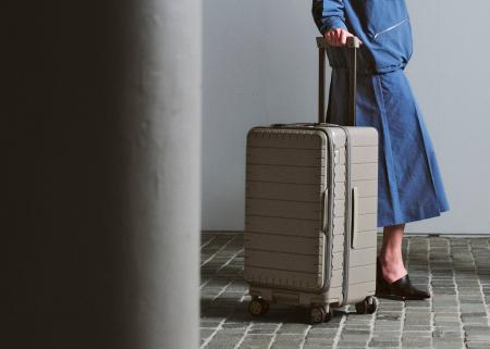 旅行にもアウトドアにも活躍。「UNTRACK」から、都市