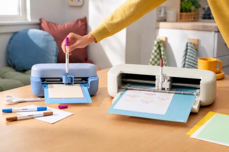 【新発売】「切る」から「描く・書く・彩る」へ！ す