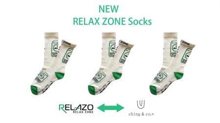 足元で「SMOKING ALLOWED」。RELAZO×ching&co.初コラ