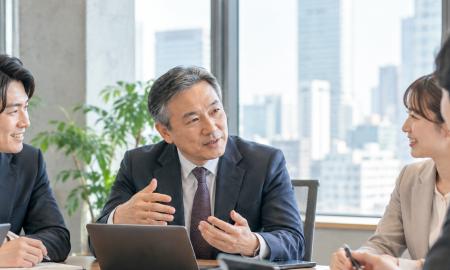役職定年で失われる50・60代の活躍機会――AI時代に、積 役職定年で失われる50・60代の活躍機会――AI時代に、積