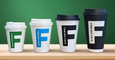 「FAMIMA CAFE」のカップ・備品が「2026年度グッドデ 「FAMIMA CAFE」のカップ・備品が「2026年度グッドデ