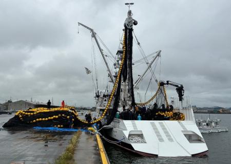 国内初 「海外まき網船」へポリエチレン製リサイクル 国内初 「海外まき網船」へポリエチレン製リサイクル
