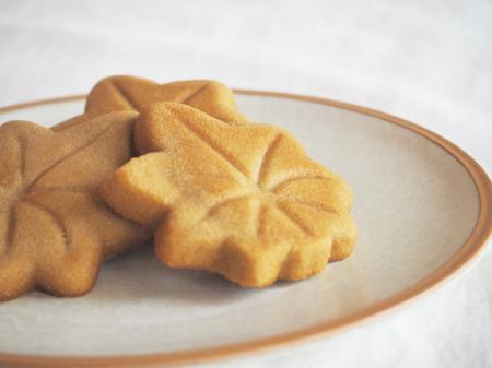 広島土産に秋の新味！しっとり香ばしい「もみじクーヘ
