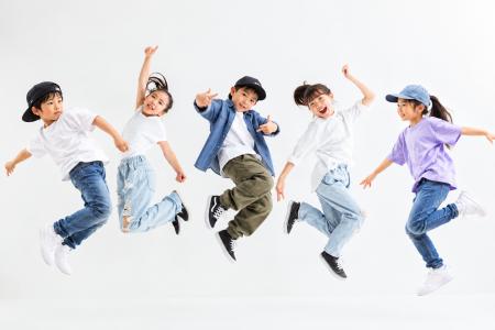 4~11歳のヒップホップダンス実施人口は推計52万人。 4~11歳のヒップホップダンス実施人口は推計52万人。