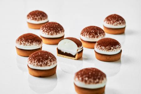 毎日10時と15時だけ出会える、雪のようにふわりとほど 毎日10時と15時だけ出会える、雪のようにふわりとほど
