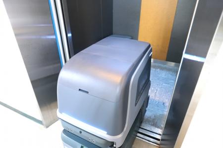 オーチス、立命館大学で清掃ロボットとエレベーターの