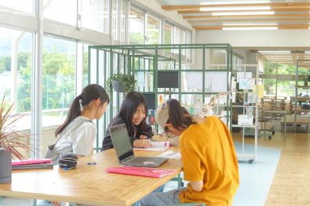 大日向中等教育学校の校舎改修が「2026年度グッドデザ
