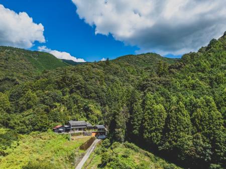 静岡・オクシズの一日一組限定の古民家宿「B&B ITADAK 静岡・オクシズの一日一組限定の古民家宿「B&B ITADAK