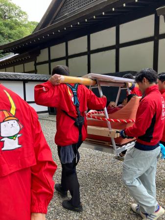彦根城でアシストスーツを活用　登城実証実験にて「マ
