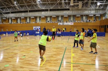 日硝ハイウエーが「第4回小学生ドッジボール選手権大 日硝ハイウエーが「第4回小学生ドッジボール選手権大