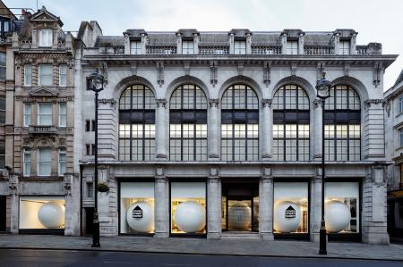 ＜AHKAH＞ イギリス・Dover Street Market Londonにて